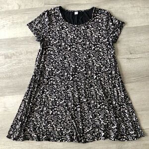 Old Navy Jersey-Knit Swing Dress 
black and light grey  floral print.